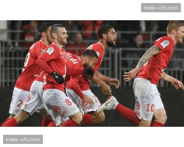 评论：战术同质化危机？解析2026年三月法甲中游球队普遍选择5-3-2阵型的现象