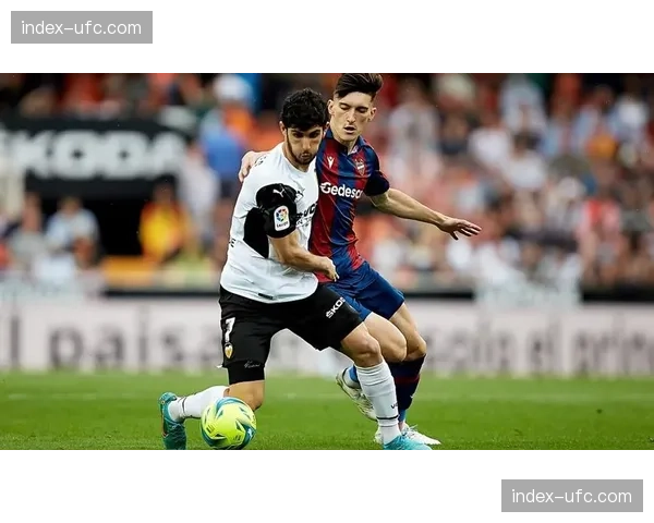 实时战报:瓦伦西亚2-1逆转格拉纳达,杜罗包办两粒进球